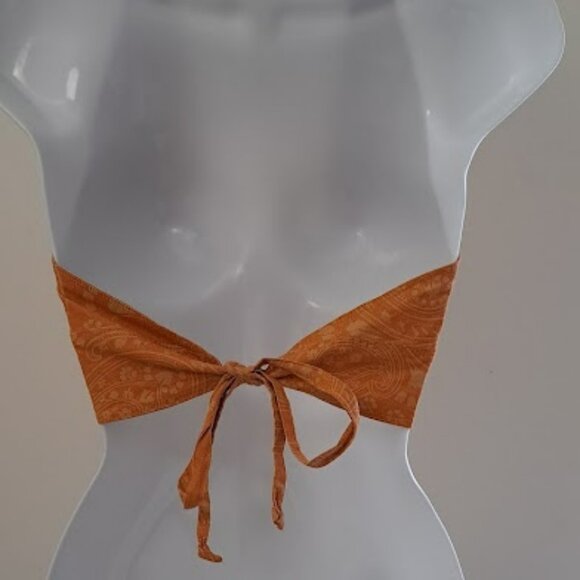 Orange with cream pattern crop top tied at neck and back Small Le Chateau - Picture 4 of 12